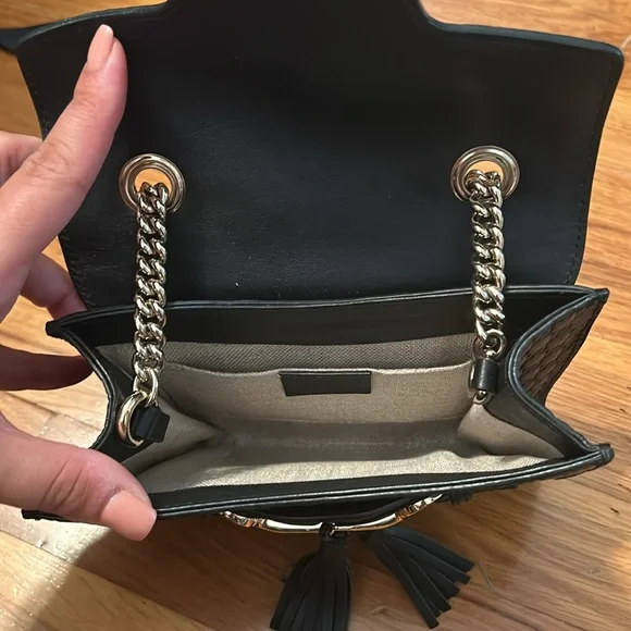 Authentic black Gucci microguccissima leather Emily chain crossbody bag - Picture 8 of 11